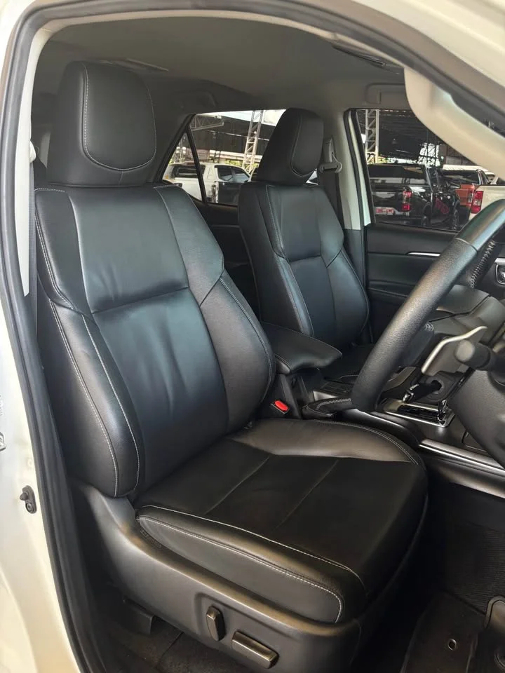 2023 Toyota Fortuner II 3
