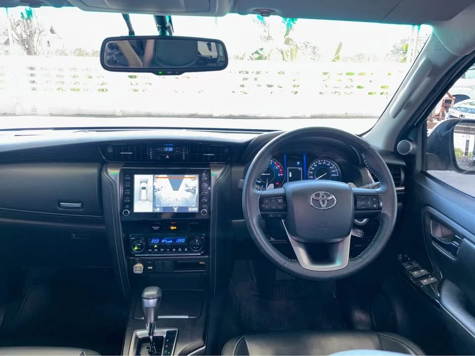2023 Toyota Fortuner II 2