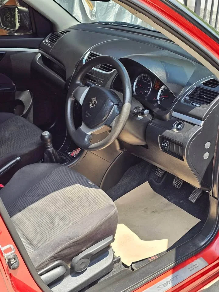 2012 Suzuki Swift II 2