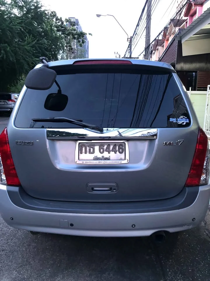 2005 Isuzu MU-7 2