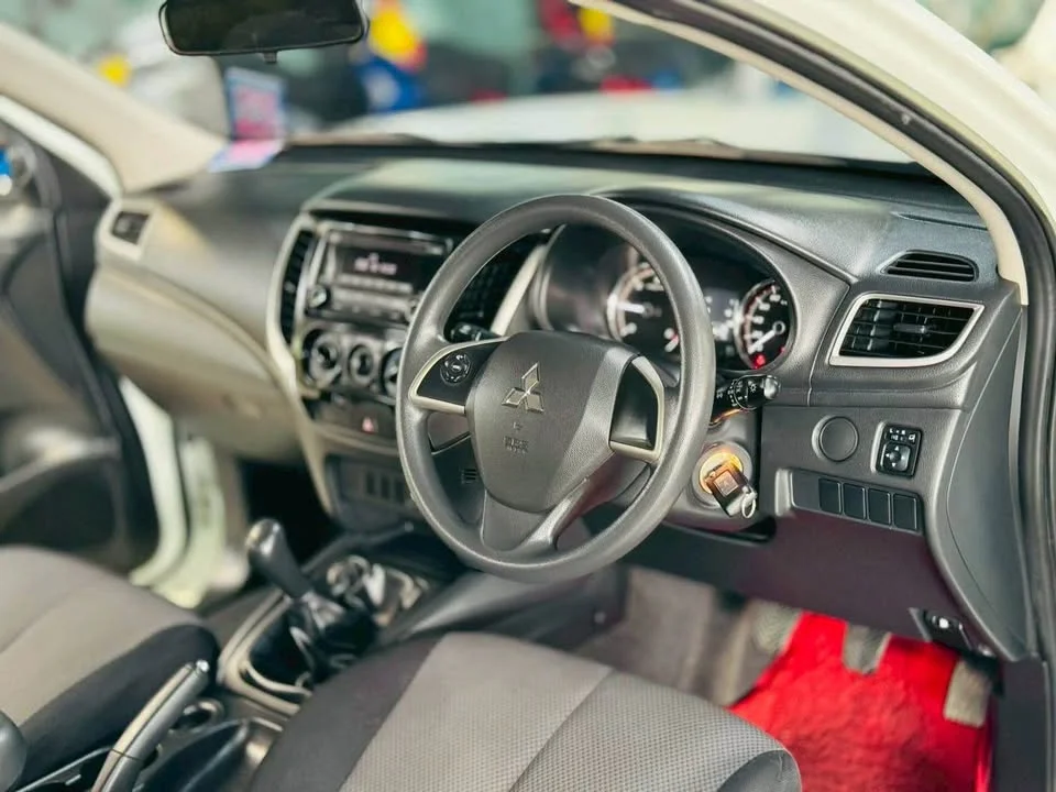 2022 Mitsubishi Triton V 2