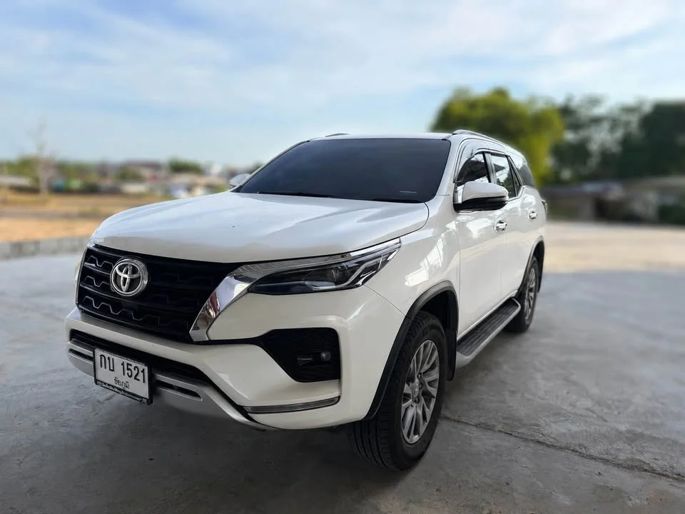 2022 Toyota Fortuner II 3