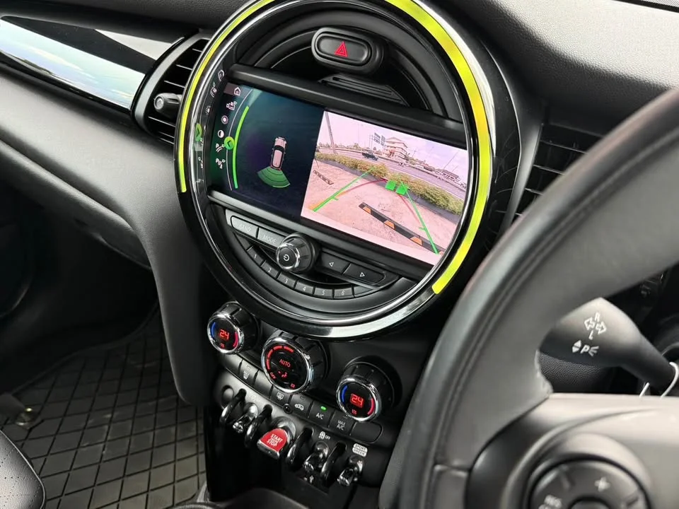 2019 Mini Hatch  III 2