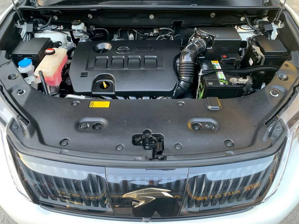 2015 Toyota Harrier III 2