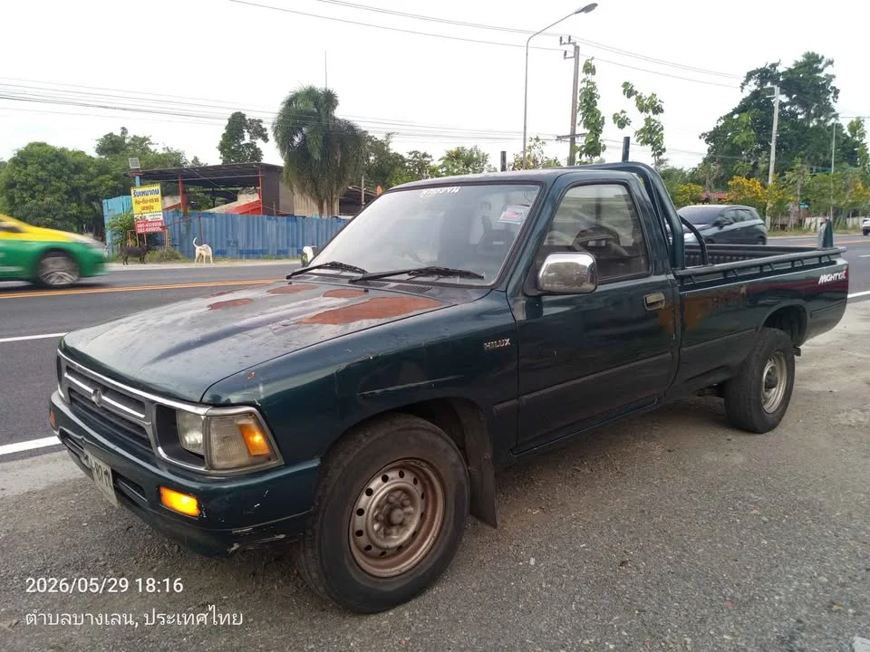 1990 Toyota Hilux Mighty-X V 2