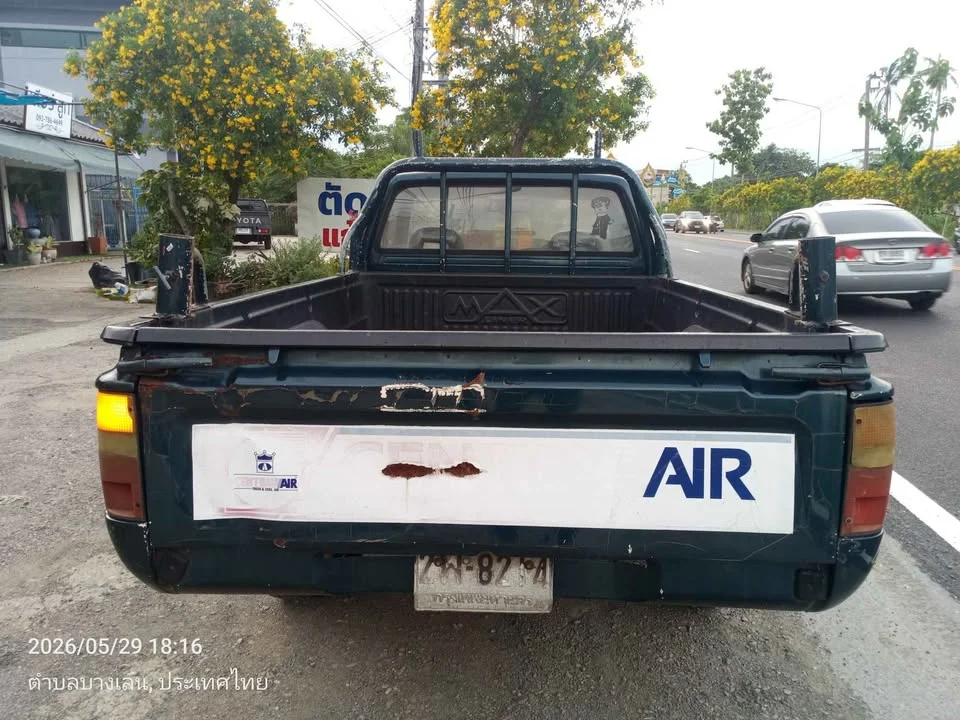 1990 Toyota Hilux Mighty-X V 3