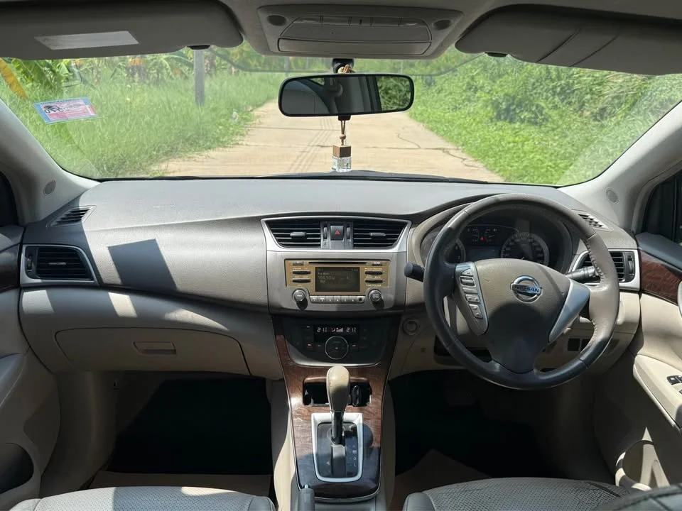 2012 Nissan Sylphy III (B17) 3