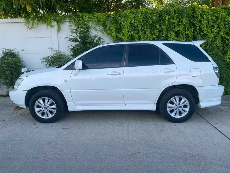 2007 Toyota Harrier I 3