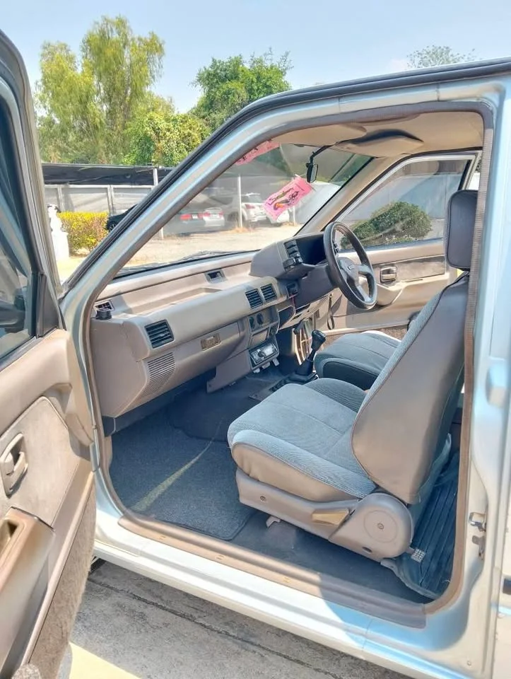 1996 Isuzu TFR III 3