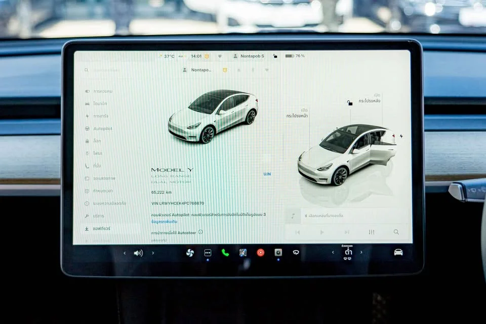 2023 Tesla Model Y 2