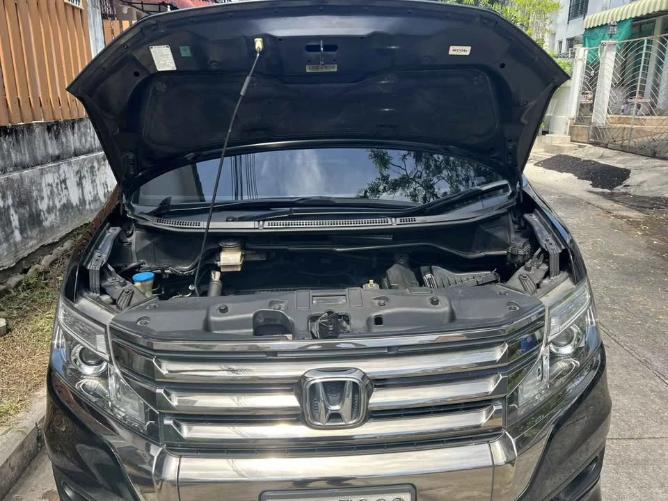 2013 Honda Stepwgn IV 3