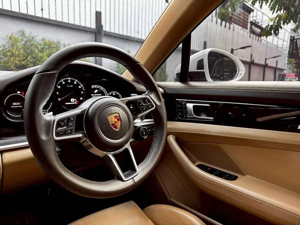 2017 Porsche Panamera II 3
