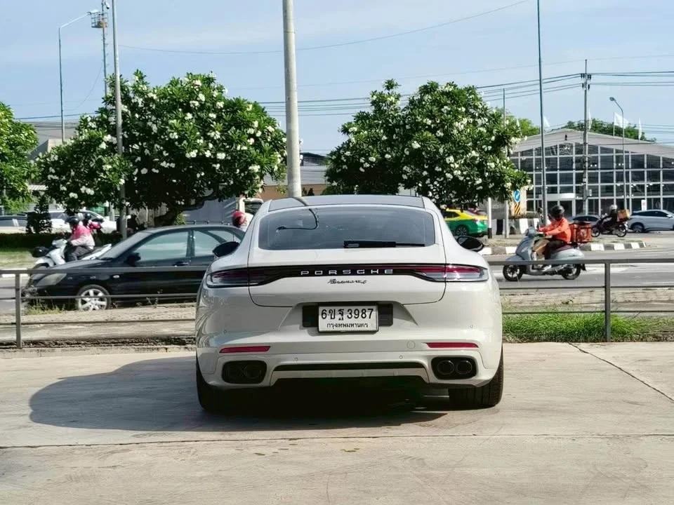 2022 Porsche Panamera II 2