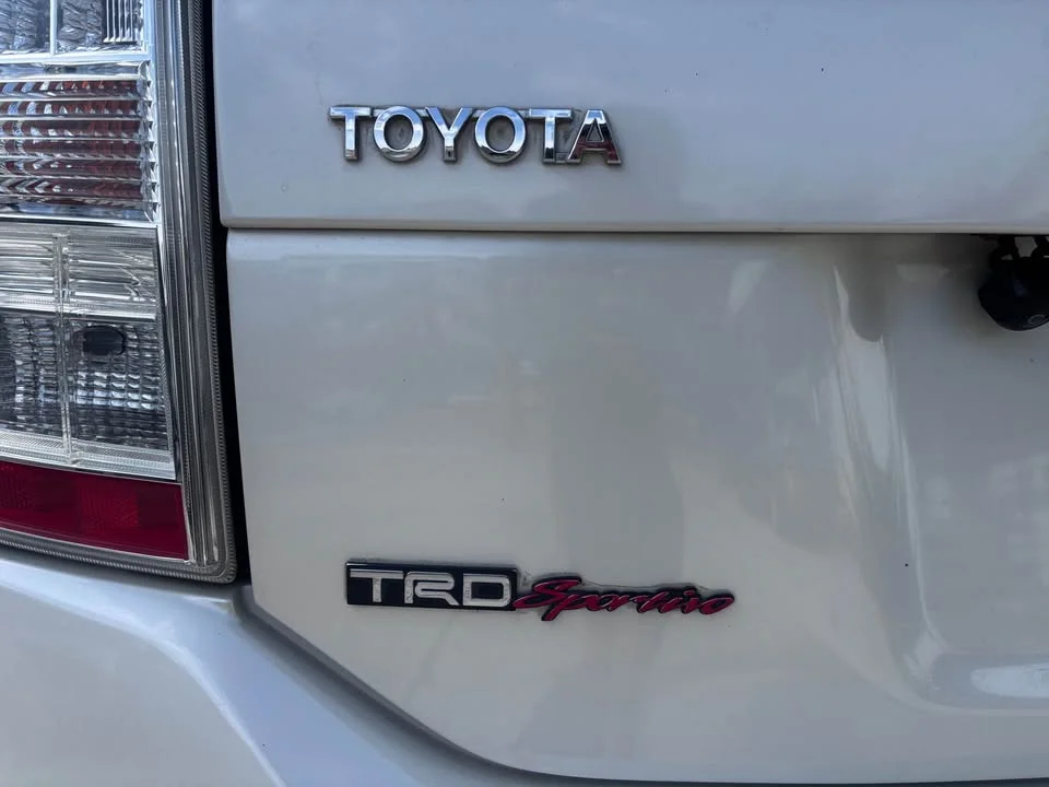 2011 Toyota Prius III 2