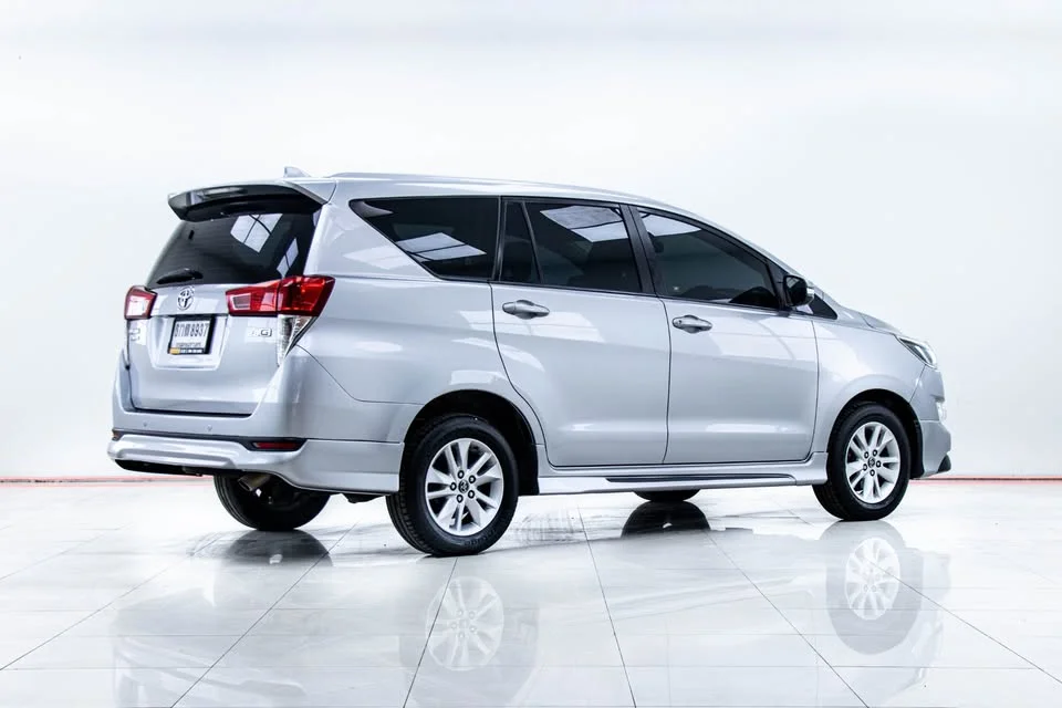 2017 Toyota Innova II 2