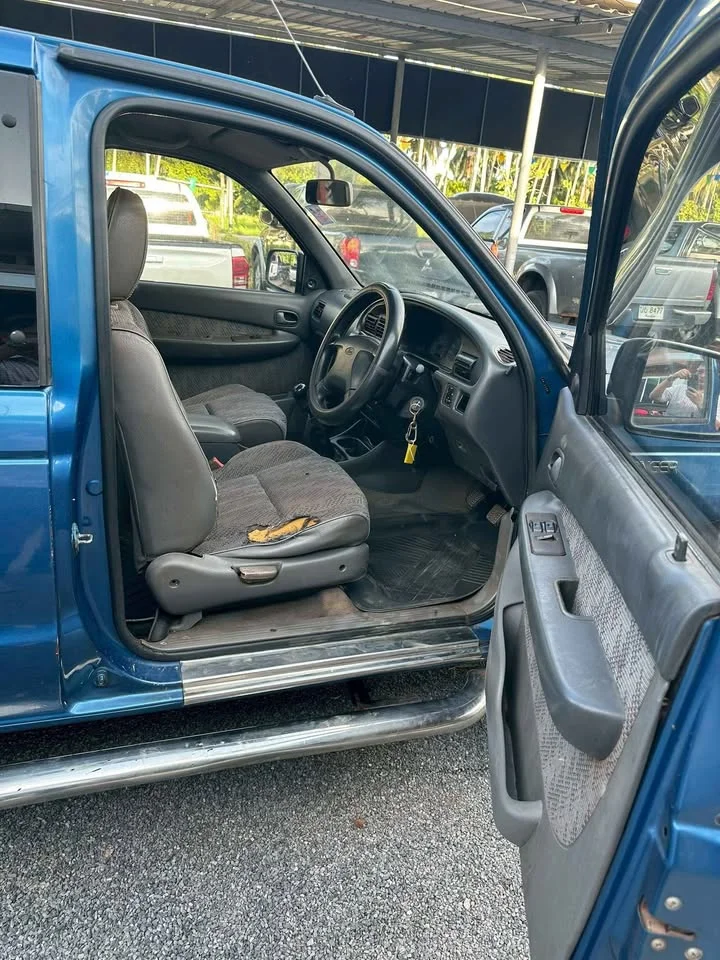 1999 Mazda 2500 Fighter V 3