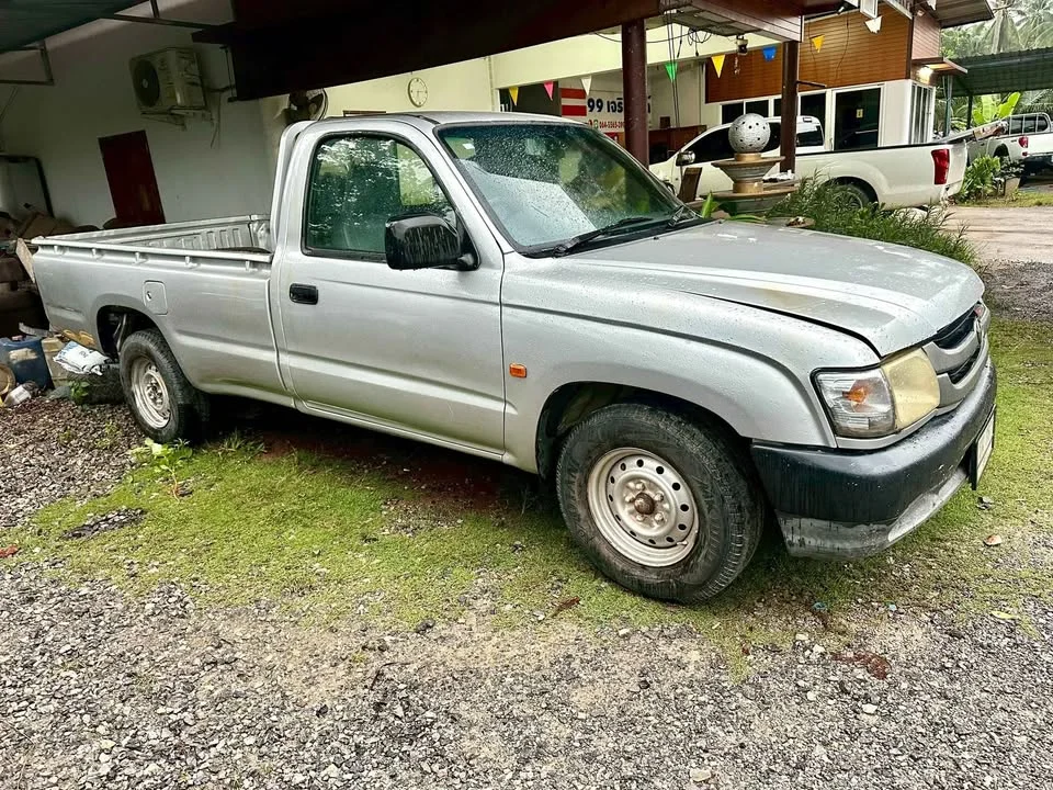 2002 Toyota Hilux Tiger VI 3