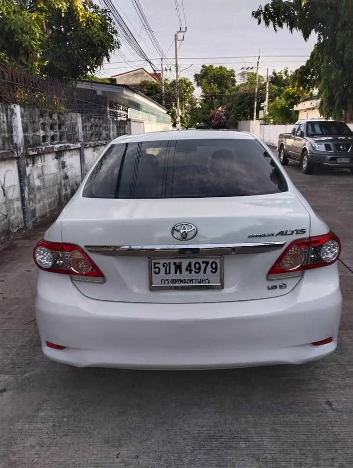 2013 Toyota Corolla Altis X (E140) 2