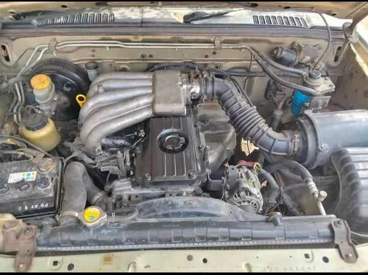 2005 Nissan Frontier I 3