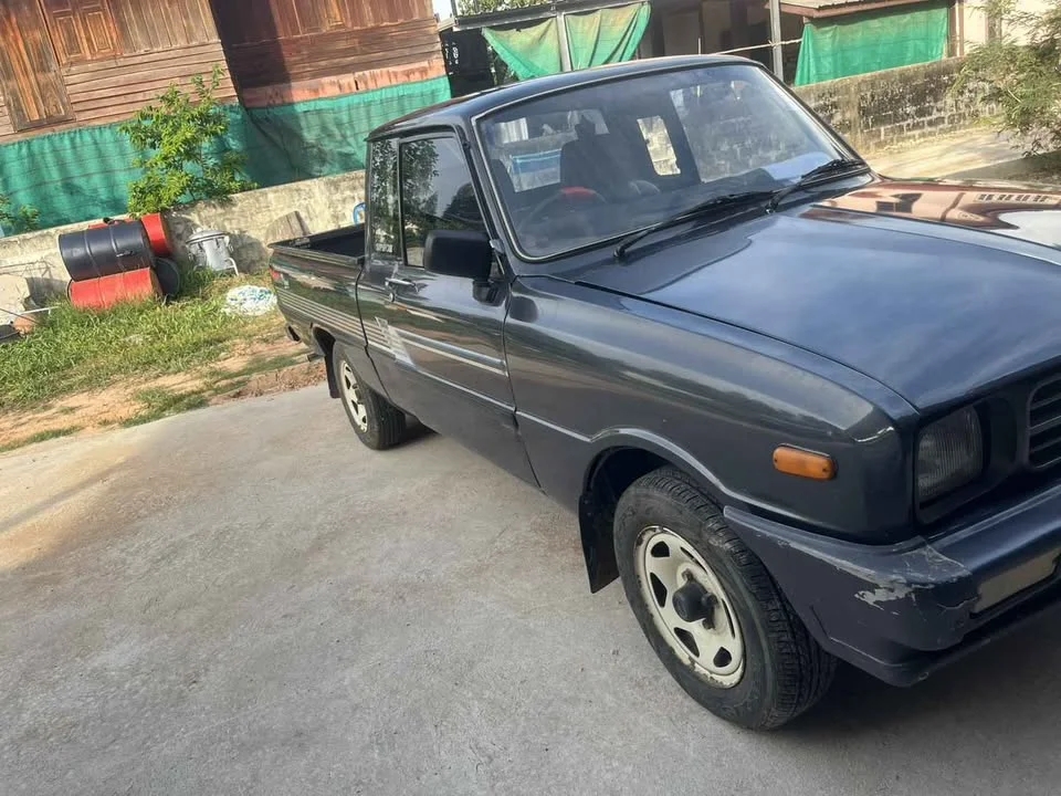 2000 Mazda B-series (Familia) III 3