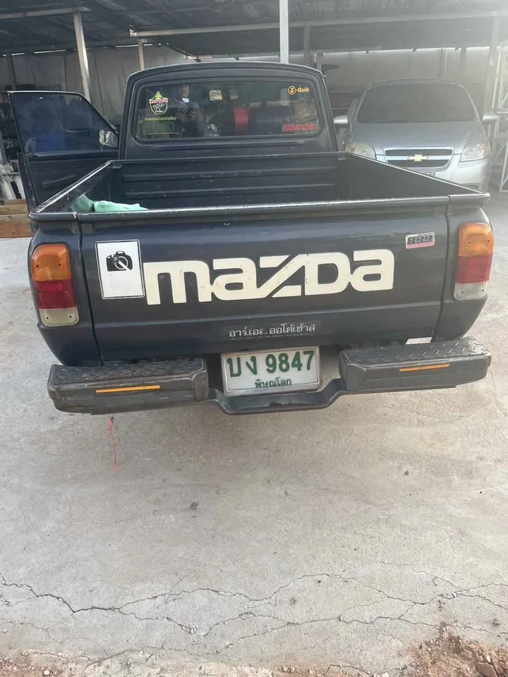 2000 Mazda B-series (Familia) III 2