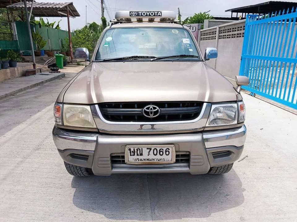 2003 Toyota Hilux Tiger VI 2