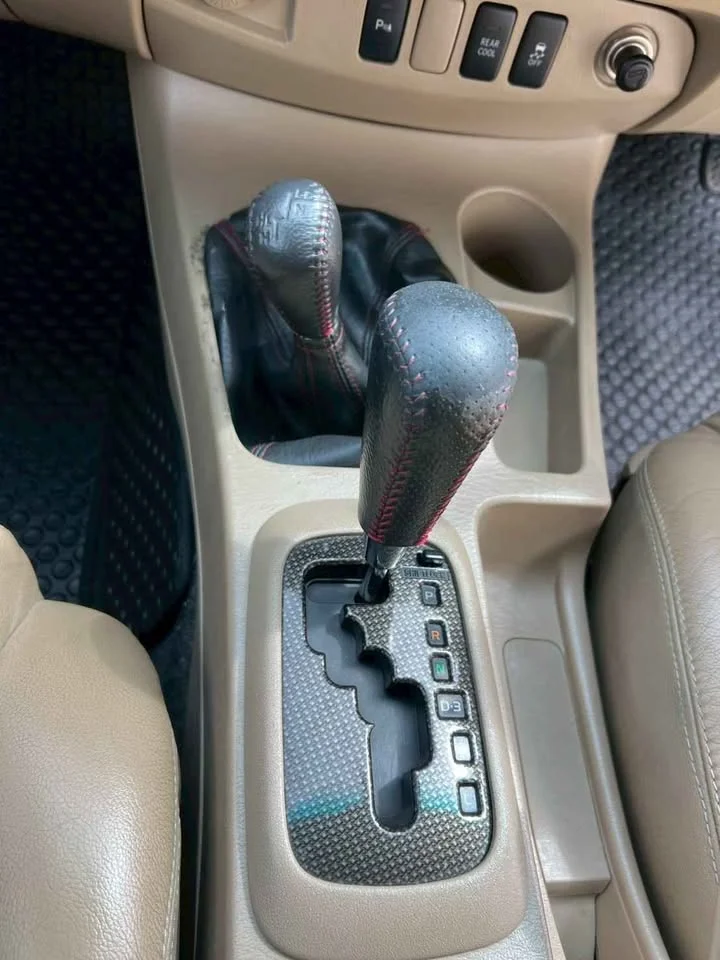 2010 Toyota Fortuner I 3