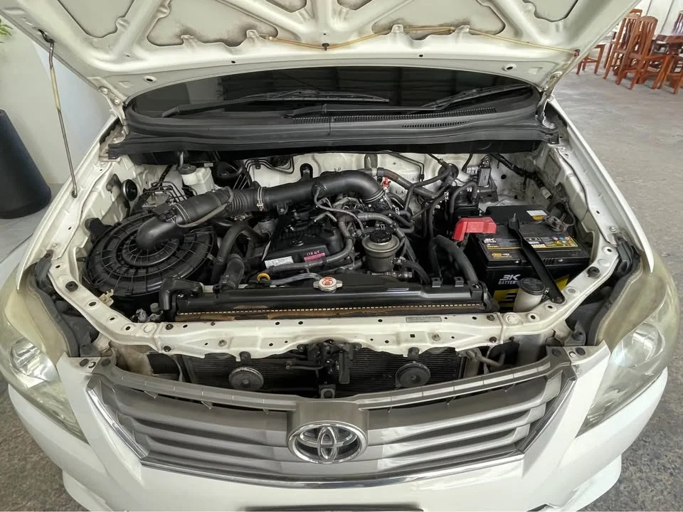 2013 Toyota Innova I 2