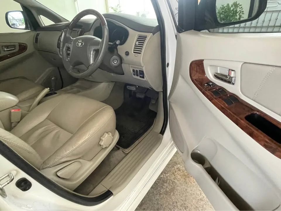 2013 Toyota Innova I 3