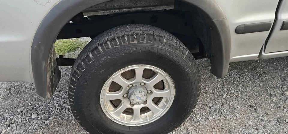 2005 Mazda 2500 Fighter V 2