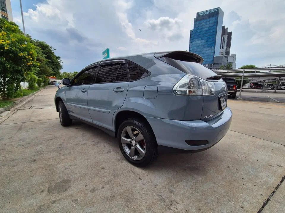 2004 Toyota Harrier II 3