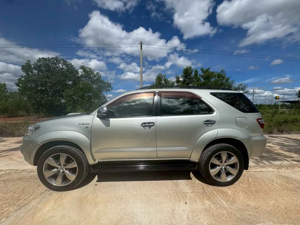 2009 Toyota Fortuner I 3