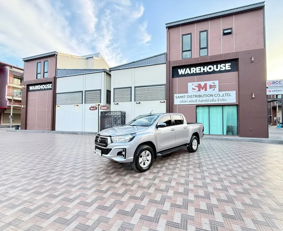 2020 Toyota Hilux VIII 2