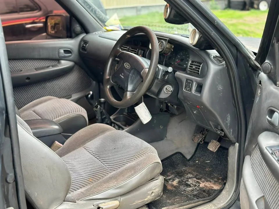 2001 Mazda 2500 Fighter V 3