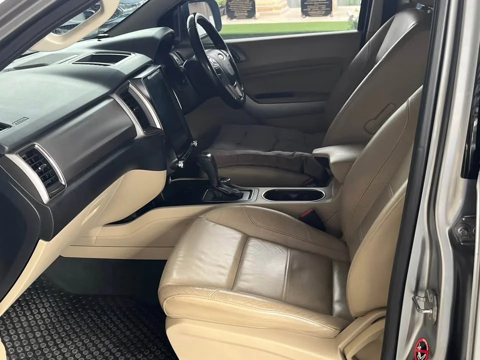 2015 Ford Everest II 2