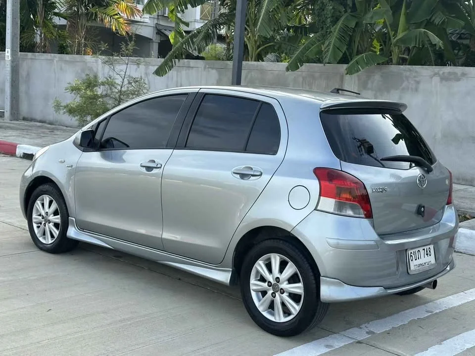 2009 Toyota Yaris II 2