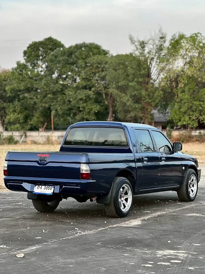 2004 Mitsubishi Strada III 2