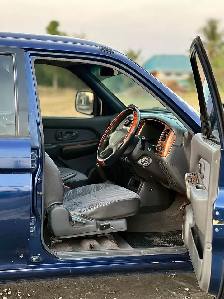 2004 Mitsubishi Strada III 3