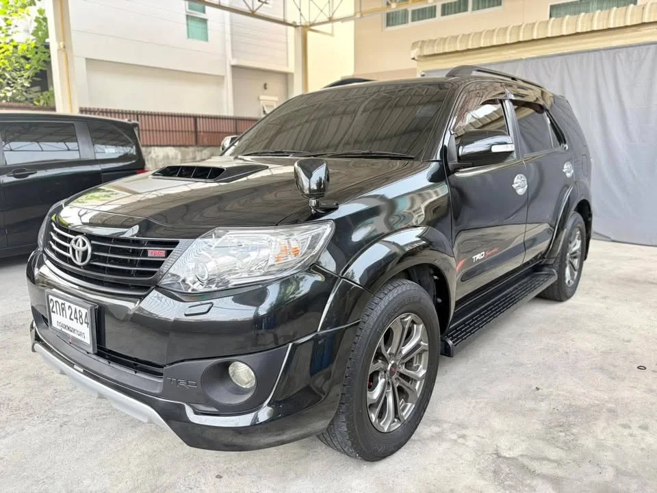 2013 Toyota Fortuner I 3