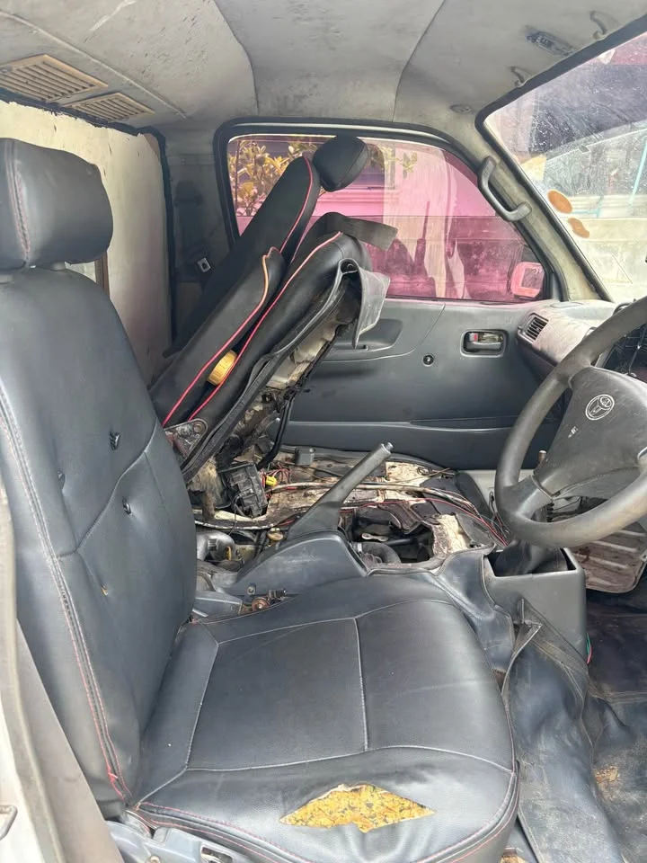 Toyota Commuter IV (H100) 3