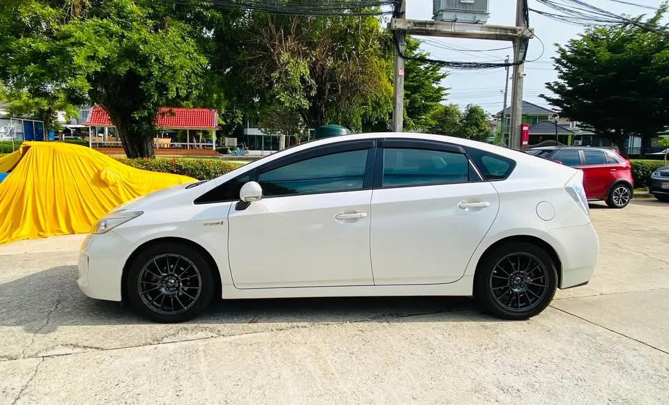 2013 Toyota Prius III 3
