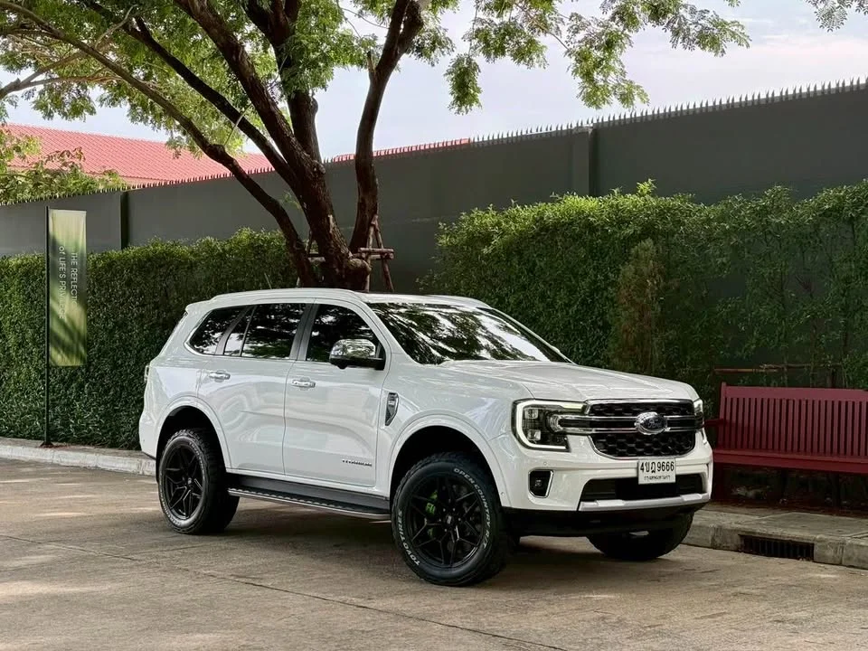 2023 Ford Everest III 3