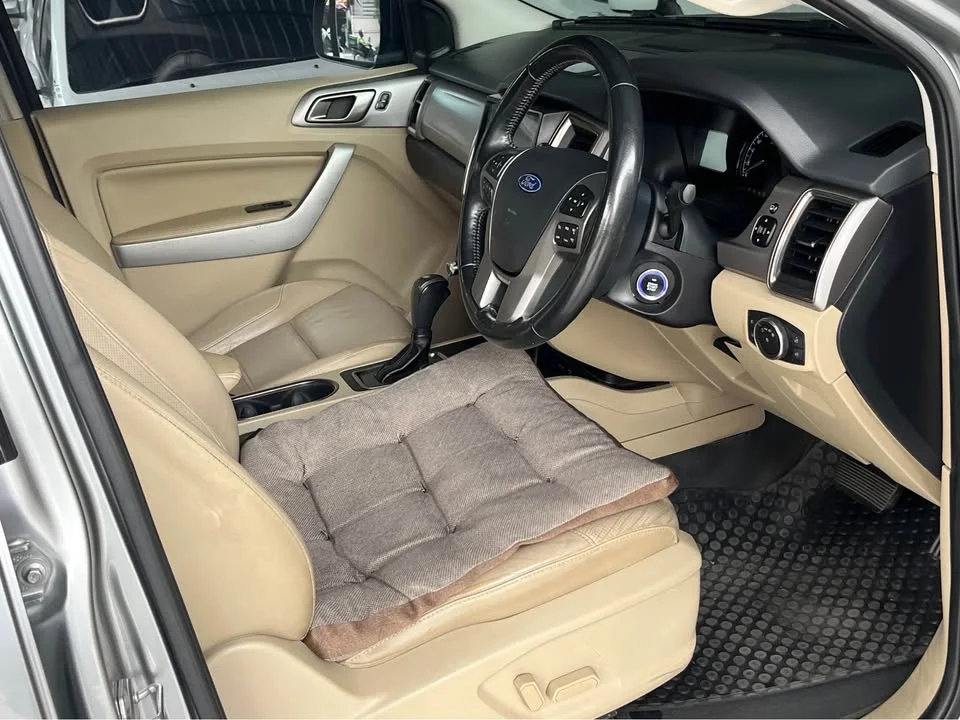 2015 Ford Everest II 2
