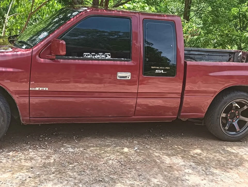1992 Isuzu TFR III 2