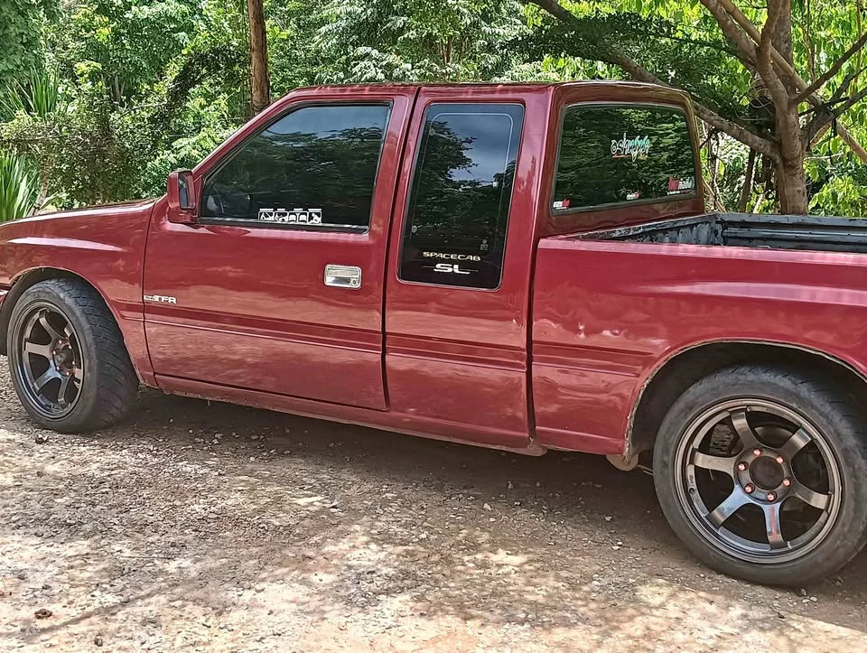1992 Isuzu TFR III 3