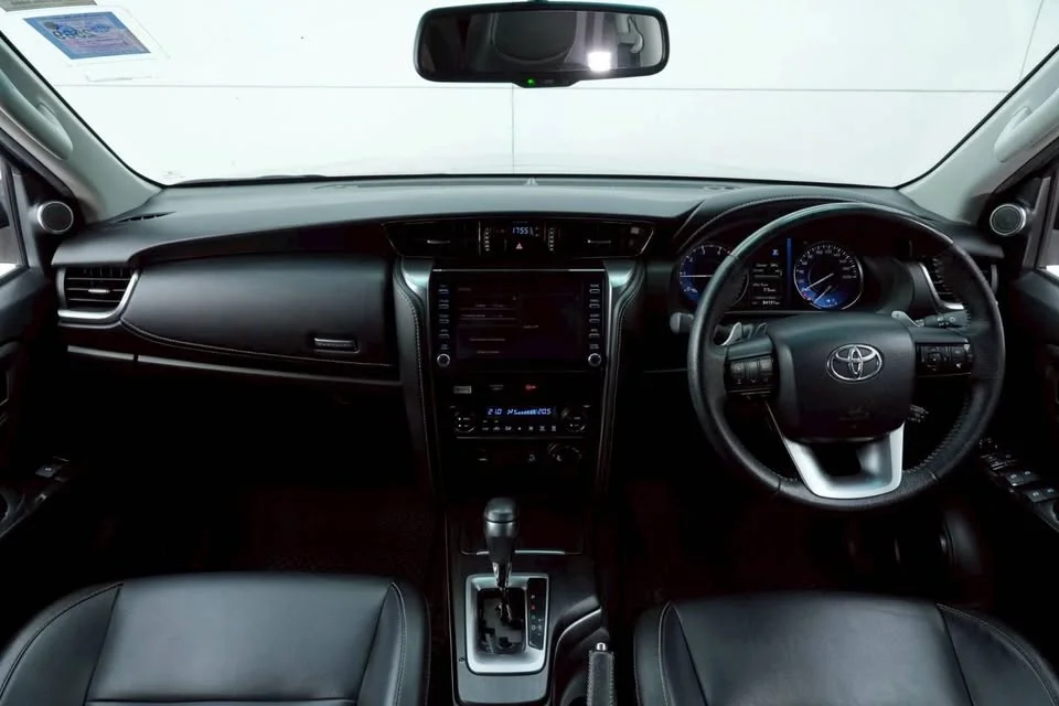 2022 Toyota Fortuner II 3