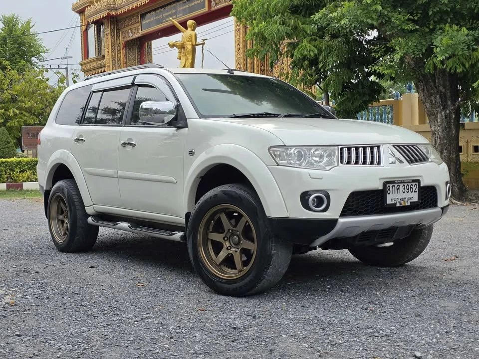 2013 Mitsubishi Pajero Sport II 3