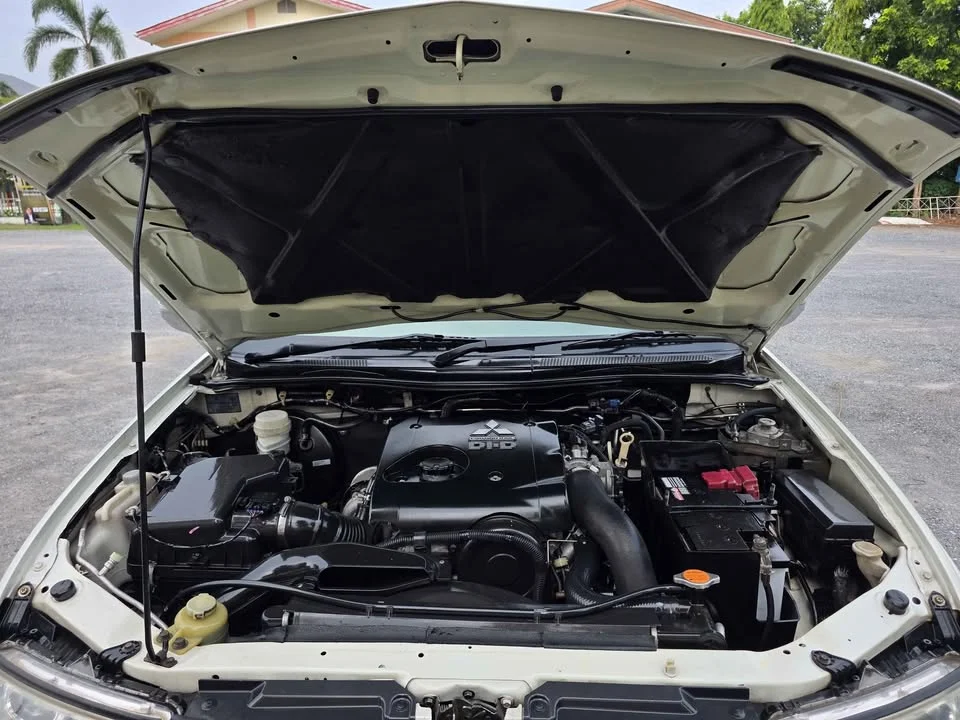 2013 Mitsubishi Pajero Sport II 2