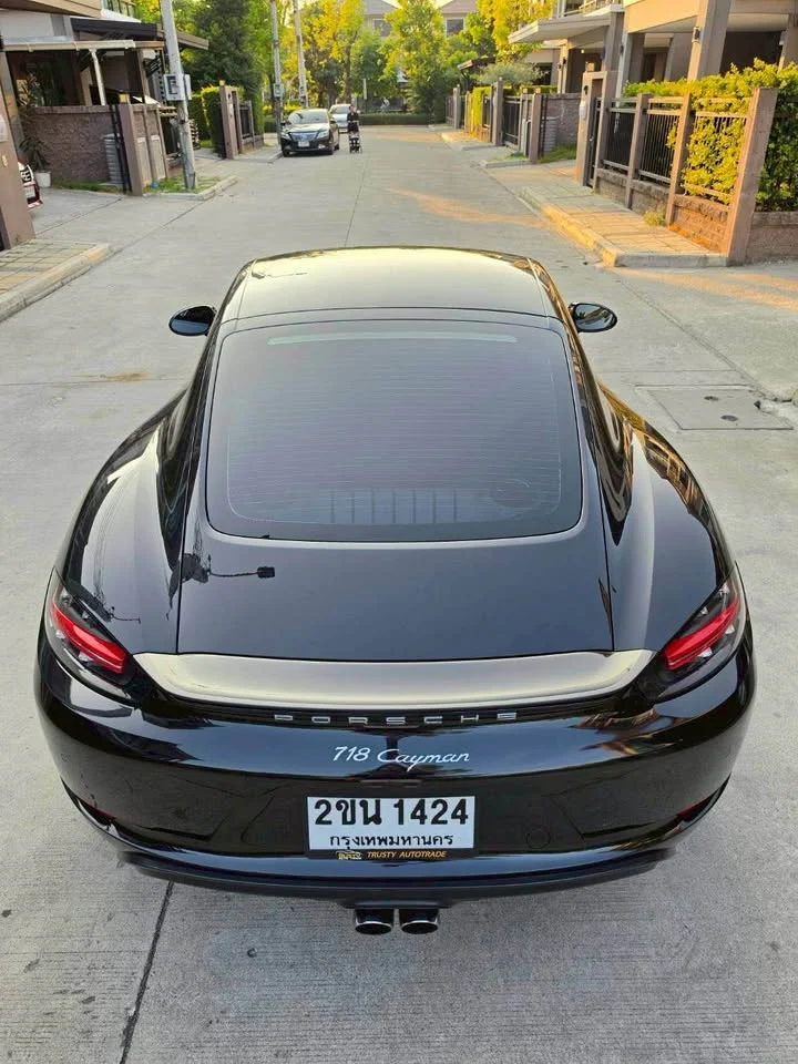 2017 Porsche 718 Boxster and Cayman IV 2