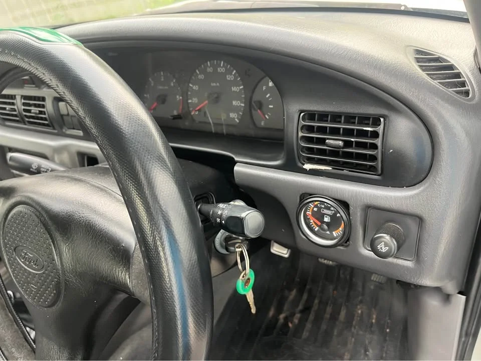 2000 Mazda 2500 Fighter V 2